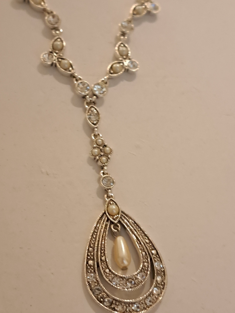 Women's Gold-Tone Pearl Teardrop Pendant Necklace - Elegant Ivory Accents